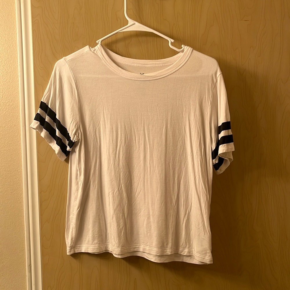 White, Medium American Eagle Soft and Sexy top that is a little bit cropped.